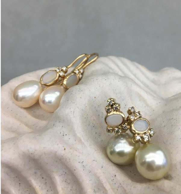 Earrings opal & pearl